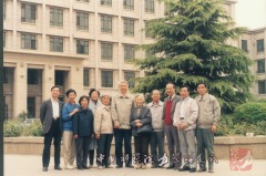 1991年郑哲敏李佩等一直关心早期Q彩网怀柔分部工作的老同志，右起陈良，谈庆明，何鼓声，郑哲敏，李佩，朱兆祥，张可文，金和，陈丽吟，石光漪，陈融英